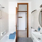 Apartman Guesthost - Ida Near The Station! *
