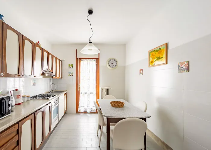 Guesthost - Ida Near The Station! Apartment