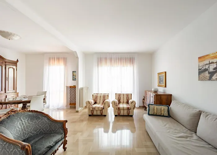 Apartment Guesthost - Ida Near The Station! Mestre